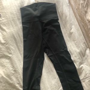 Lululemon Gray Luxtreme Wunder Under 21” cropped pant - 4